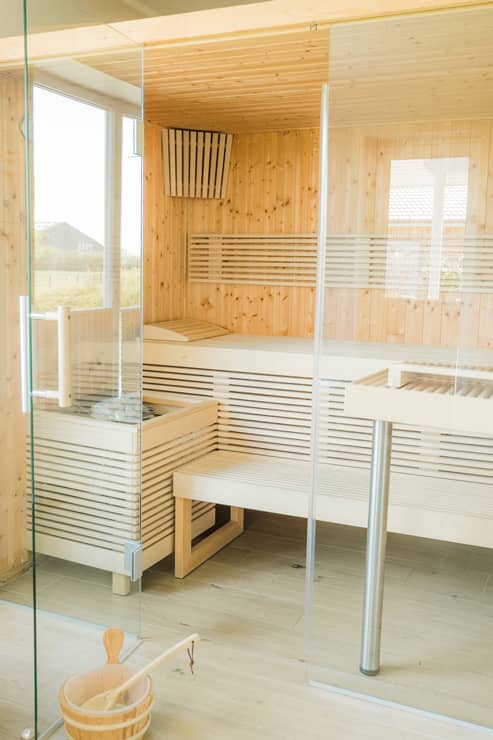 Sauna mit Blick auf die Alpakaweide